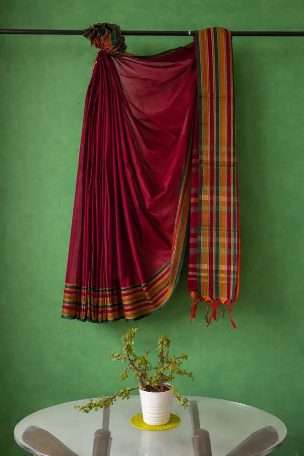 Narayanpet_Cotton_Saree_Maroon_With_Traditional_Border_For_Women
