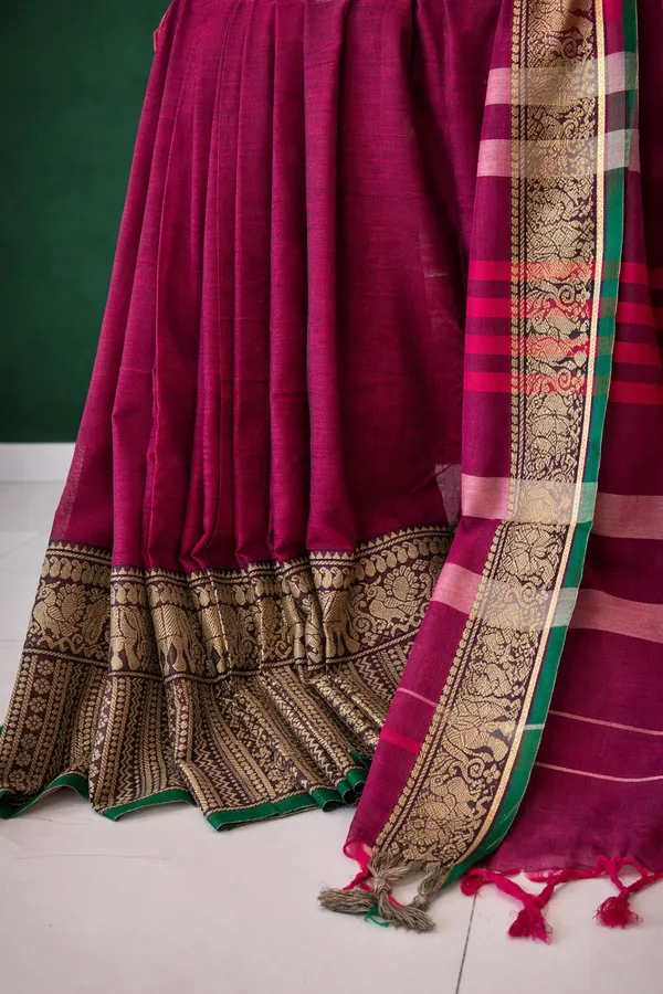 Magenta_Narayanpet_Cotton_Saree_With_Traditional_Zari_Border_For_Women