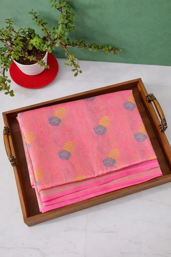 Elegant_Pink_Kanchipuram_Silk_Saree_with_Floral_Motifs