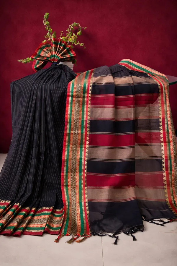 Black_Narayanpet_Cotton_Saree_With_Red_And_Gold_Border_For_Women