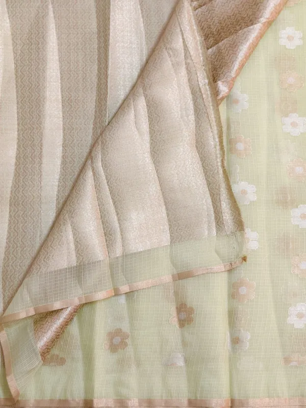 Soft_Pastel_Pistachio_Green_Kota_Silk_Saree_With_Delicate_Floral_Woven_Motifs_For_Women