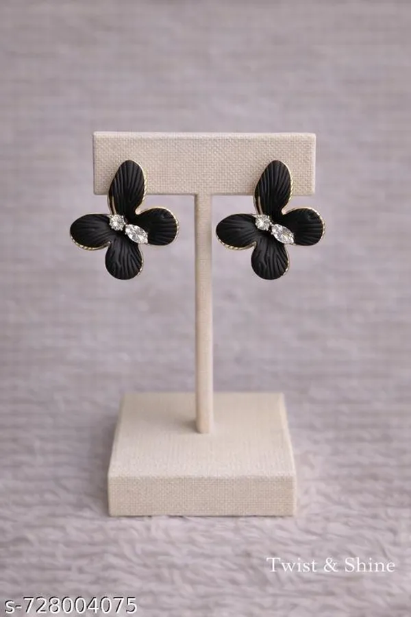 White_Alloy_And_Metal_Premium_Earrings_For_Women_And_Girls