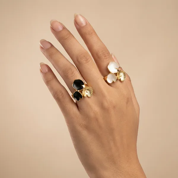 Gold_Alloy_And_Metal_Premium_Finger_Ring_For_Women_And_Girls