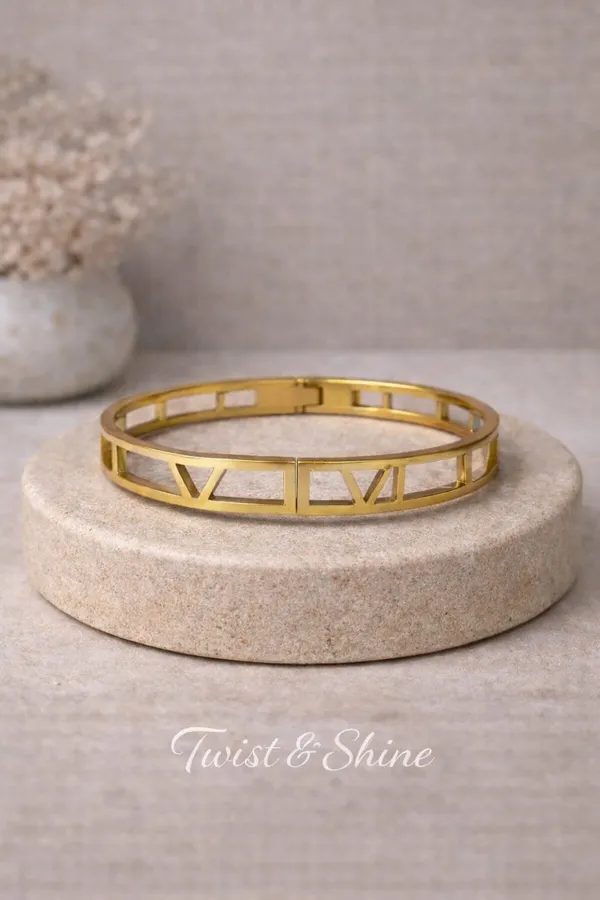 Gold_Faux_Pearl_And_Alloy_Premium_Kada_For_Women_And_Girls