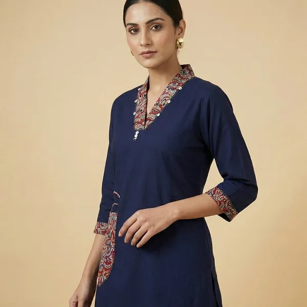 Navy_Blue_Ethnic_Kurta_Set_with_Embroidered_Details