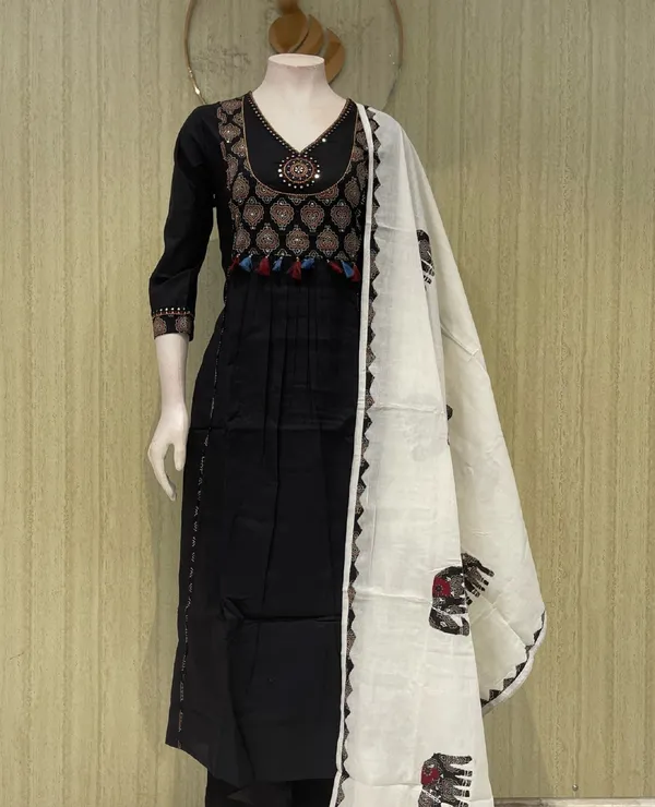 Black_Cotton_Premium_Kurta_Set_For_Women