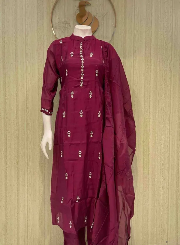 Maroon_Cotton_Premium_Kurta_Set_For_Women