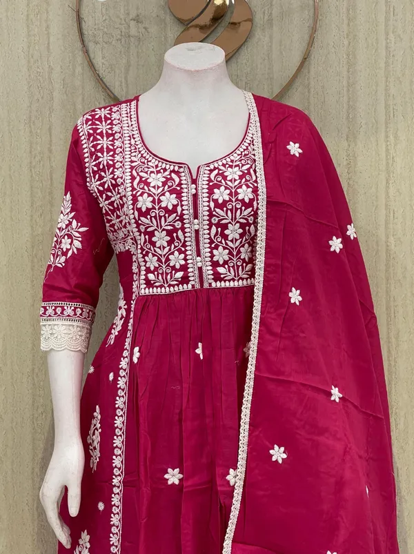 Magenta_Ethnic_Embroidered_Suit_Set_with_Dupatta