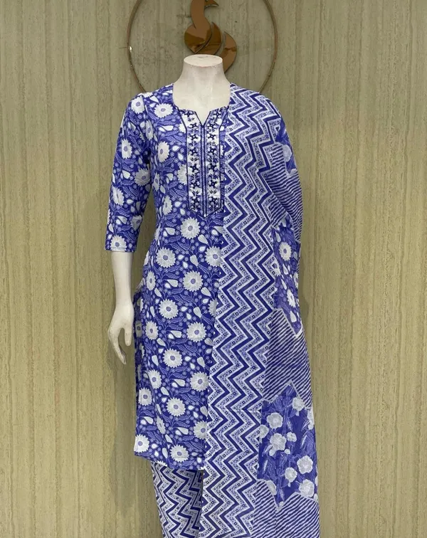 Blue_and_White_Floral_Printed_Cotton_Kurti_with_Zigzag_Pattern