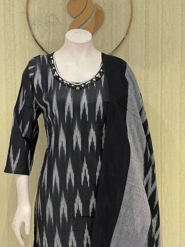 Black_Cotton_Premium_Kurta_Set_For_Women