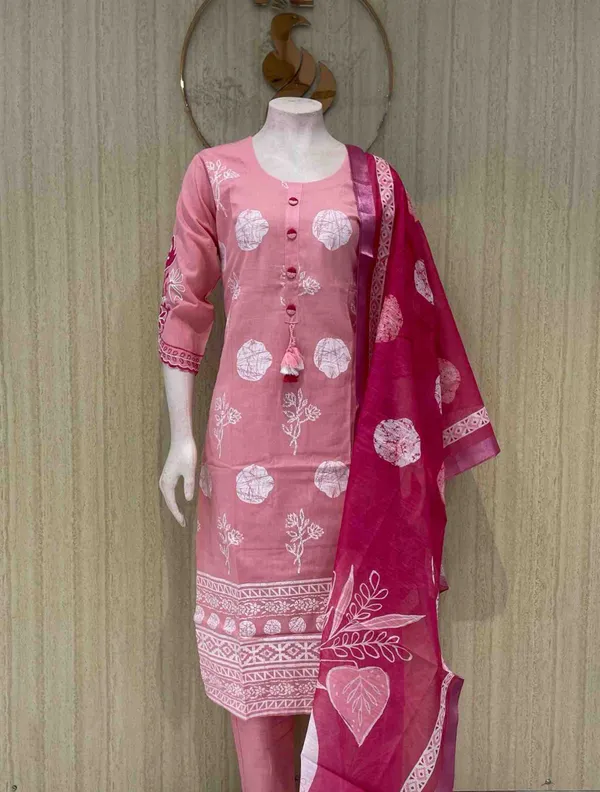 Pink_Cotton_Premium_Kurta_Set_For_Women
