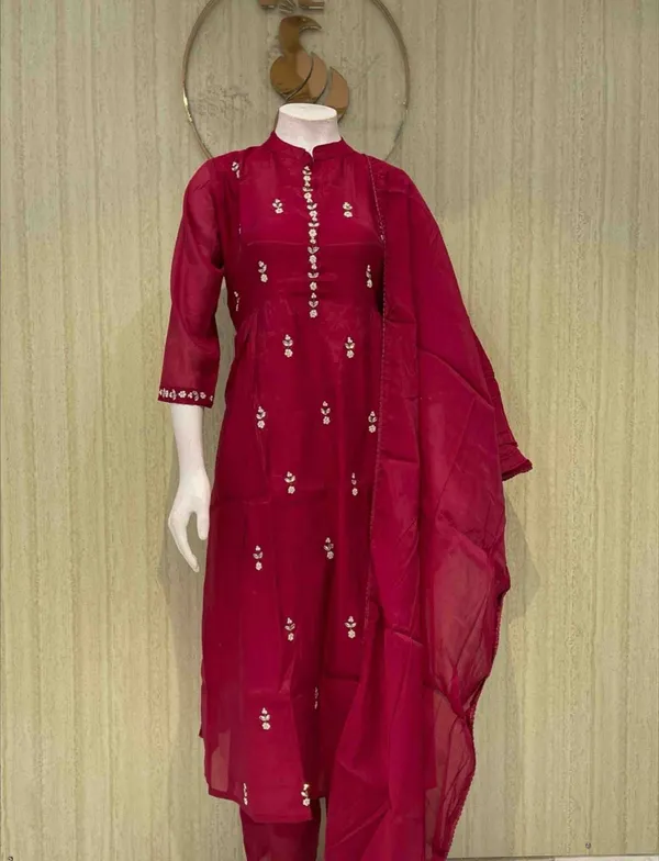 Maroon_Cotton_Premium_Kurta_Set_For_Women