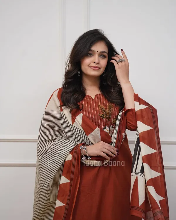 Elegant_Rust_Red_Handloom_Cotton_Suit_Set_with_Dupatta