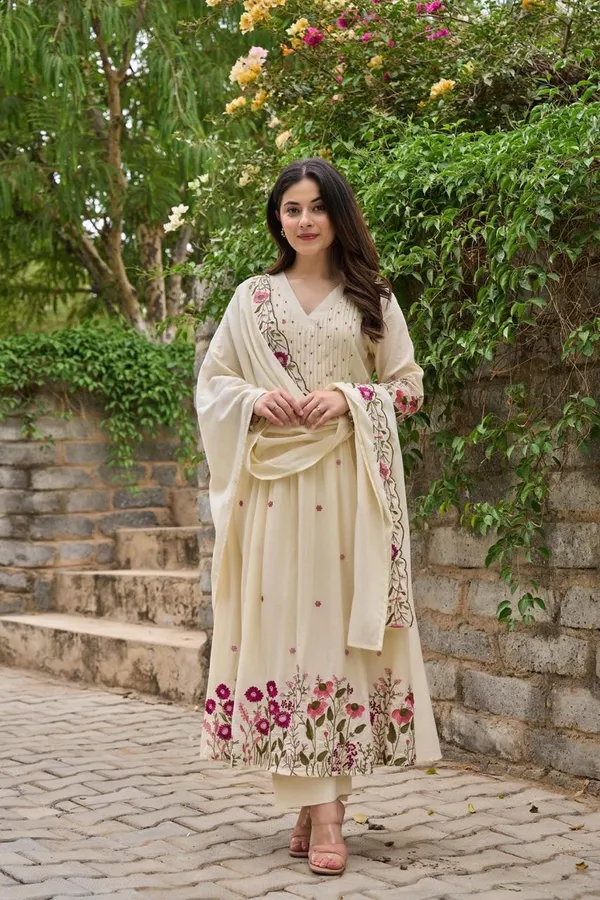 Ivory_Floral_Hand-Embroidered_Cotton_Anarkali_Suit_Set