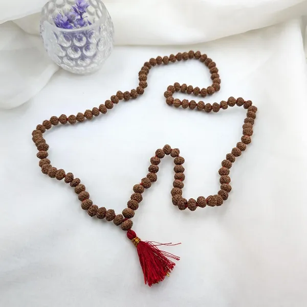 Brown_Rudraksha_Bead_Prayer_Mala_for_Devotional_Use
