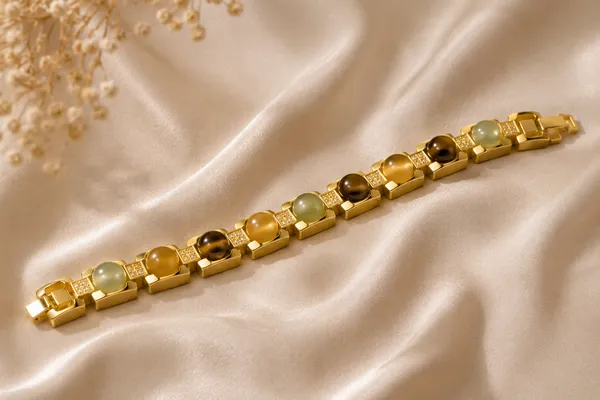 Gold_Tone_Crystal_Link_Bracelet_for_Women