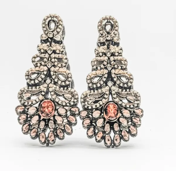 Peach_Quartz_In_Leaf_Design_With_Seed_Pearls