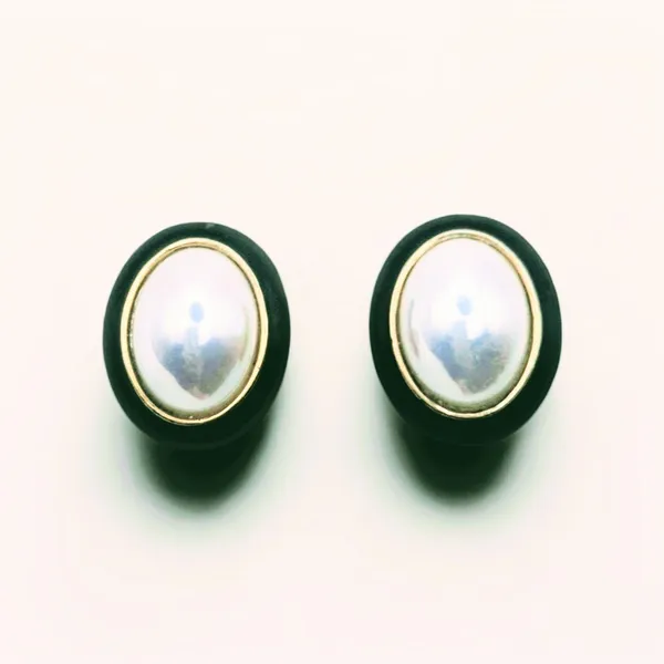Mother_of_Pearl_Studs