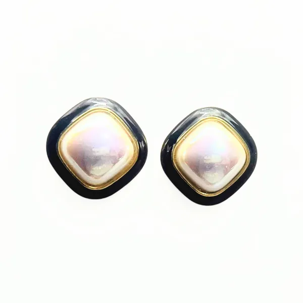 Mother_of_Pearl_Studs
