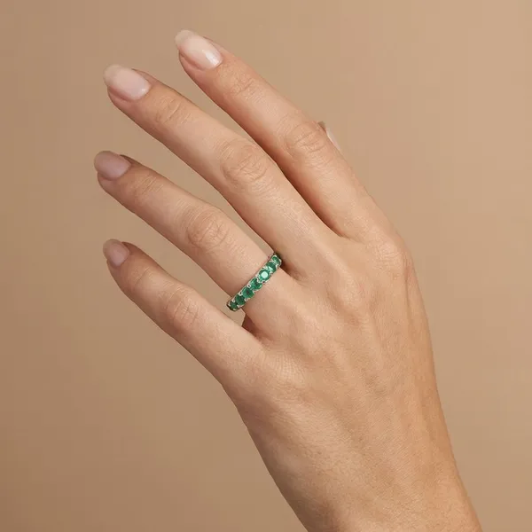 Green_Emerald_&_Silver_Ring_For_Women