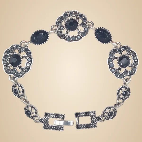 Black_Quartz_&_Brass_Bracelet_For_Women