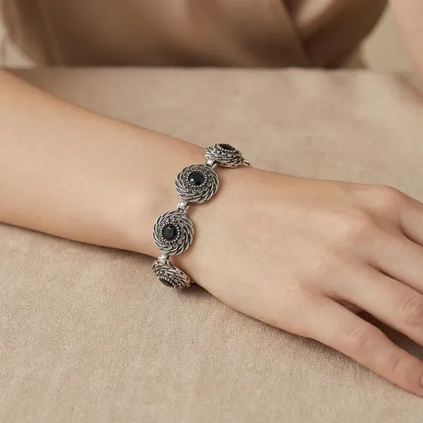 Black_Metal_&_Stone_Bracelet_For_Women