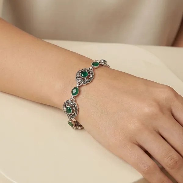 Green_Quartz_&_Brass_Bracelet_For_Women