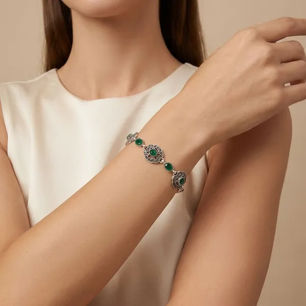 Green_Quartz_&_Brass_Bracelet_For_Women