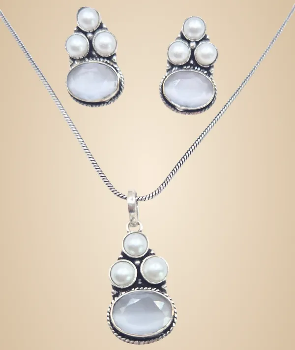 White_Quartz_&_Pearl_Jewelry_Set_For_Women