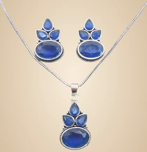 Blue_And_White_Quartz_&_Pearl_Jewelry_Set_For_Women