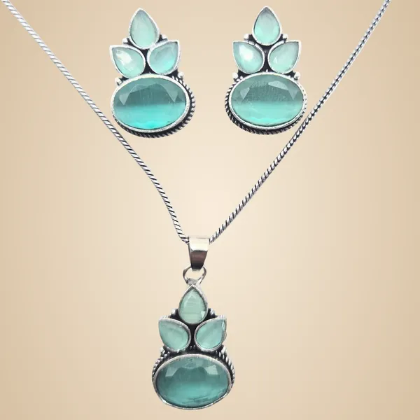Light_Green_Quartz_&_Brass_Jewelry_Set_For_Women