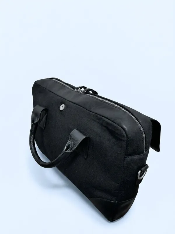 Black_Canvas_And_Leather_Premium_Bag_For_Men_And_Women