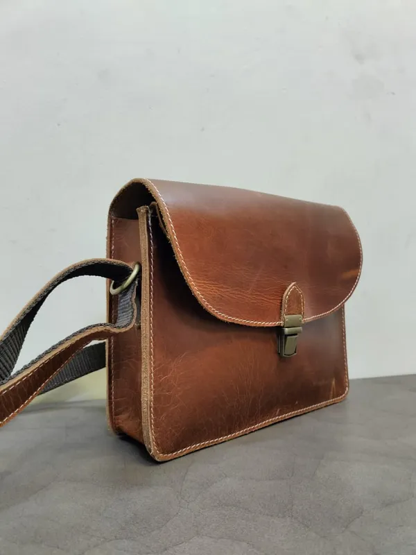 Brown_Buffalo_Leather_Premium_Bag_For_Women