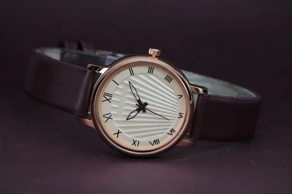 Maroon_Genuine_Leather_Quartz_Analog_Watch_For_Girls