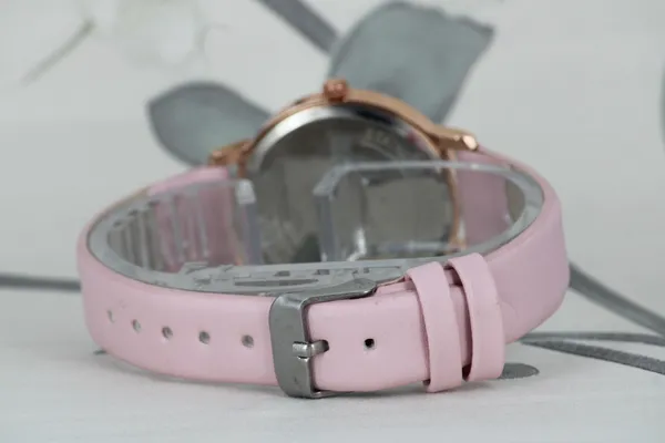 Pink_Genuine_Leather_Quartz_Analog_Watch_For_Boys