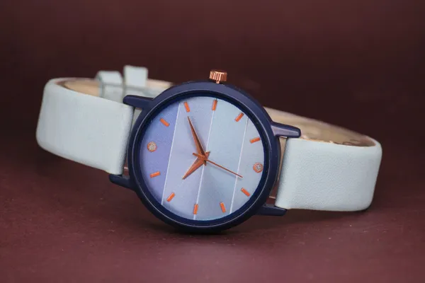 Blue_Genuine_Leather_Quartz_Analog_Watch_For_Girls