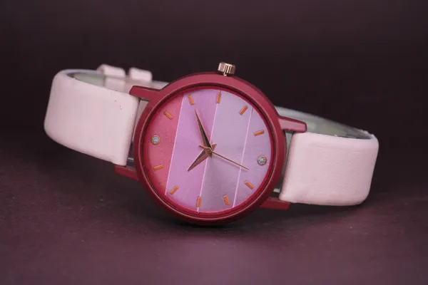 Pink_Genuine_Leather_Quartz_Analog_Watch_For_Girls