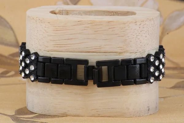 Black_Metal_Quartz_Analog_Watch_For_Girls
