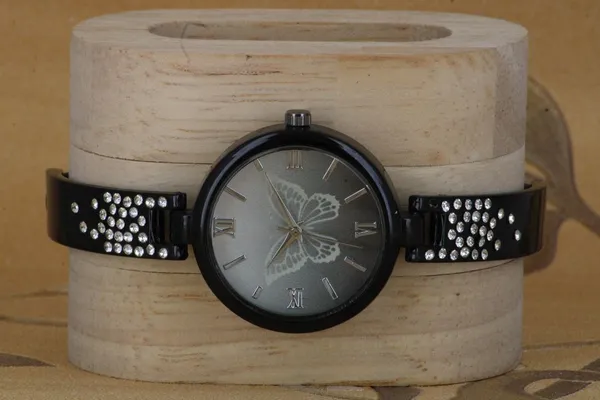 Black_Metal_Quartz_Analog_Watch_For_Girls