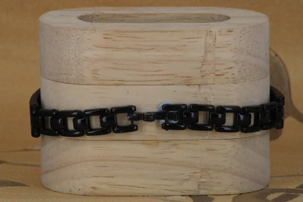 Black_Metal_Quartz_Analog_Watch_For_Girls