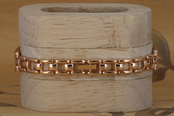 Rose_Gold_Metal_Quartz_Analog_Watch_For_Girls
