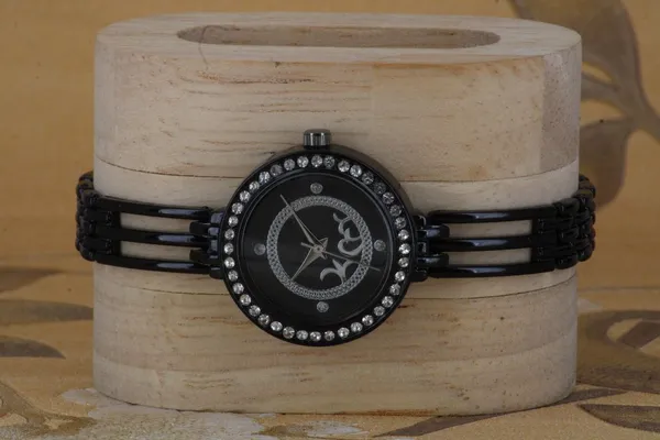 Black_Metal_Quartz_Analog_Watch_For_Girls