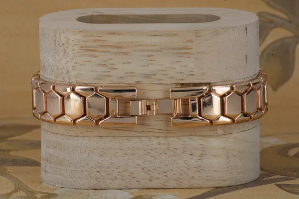 Rose_Gold_Metal_Quartz_Analog_Watch_For_Girls