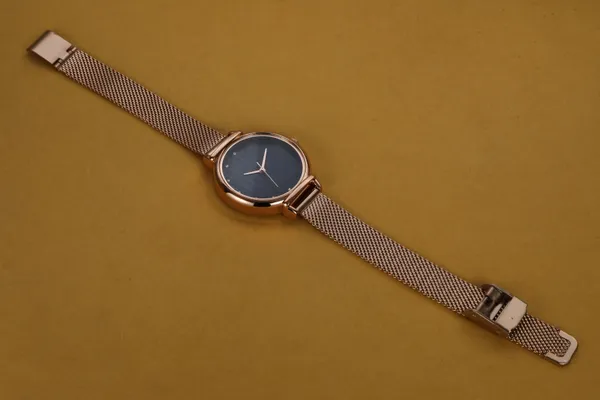Rose_Gold_Stainless_Steel_Quartz_Analog_Watch_For_Girls