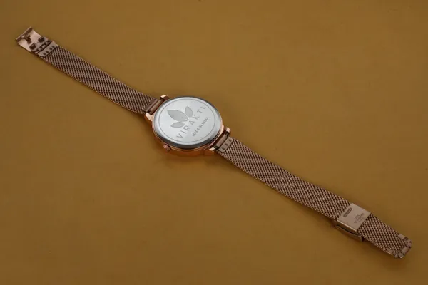 Rose_Gold_Stainless_Steel_Quartz_Analog_Watch_For_Girls
