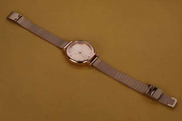 Rose_Gold_Stainless_Steel_Quartz_Analog_Watch_For_Girls