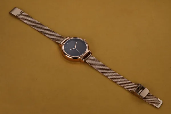 Rose_Gold_Stainless_Steel_Quartz_Analog_Watch_For_Girls