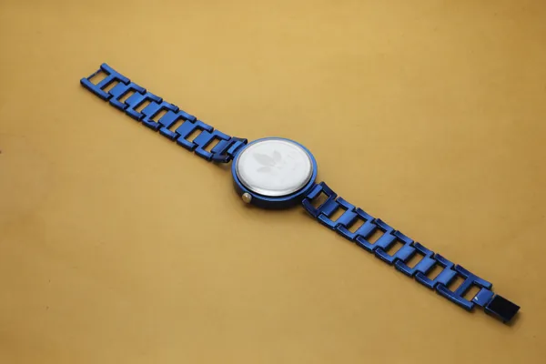 Blue_Metal_Quartz_Analog_Watch_For_Girls