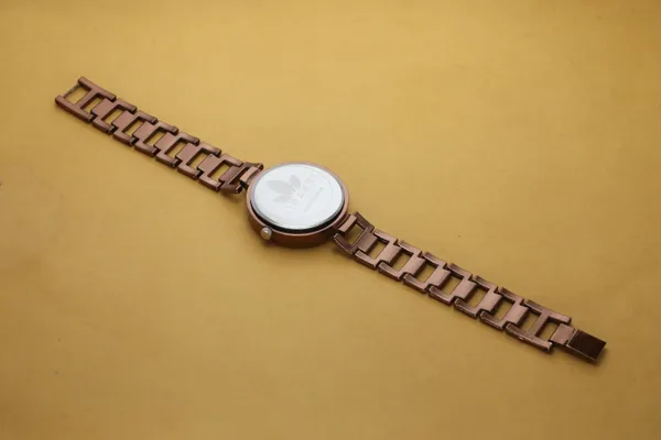 Brown_Metal_Quartz_Analog_Watch_For_Girls