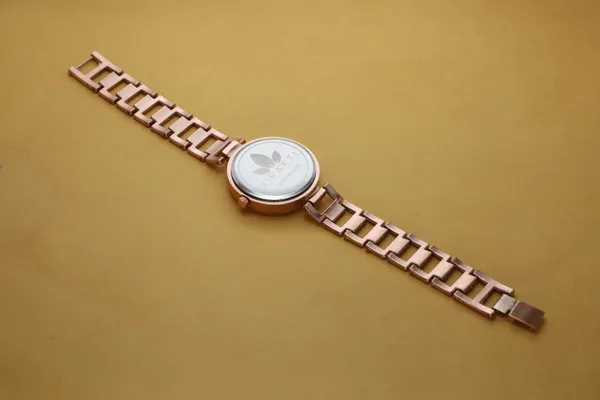 Rose_Gold_Metal_Quartz_Analog_Watch_For_Girls